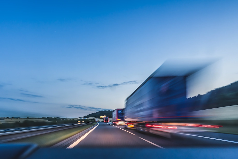 SpediamoAuto trasporta auto, camper, furgoni, imbarcazioni e merci in Europa